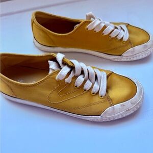 TRETORN Marley Low Top Lace-up Sneakers in Yellow